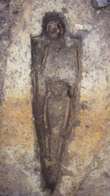 Ein hochmittelalterliches Kopfnischengrab