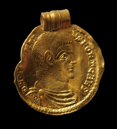 Römische Goldmünze des Kaisers Magnentius aus Freiburg (Foto: Daniel Nösler, Lkr. Stade)